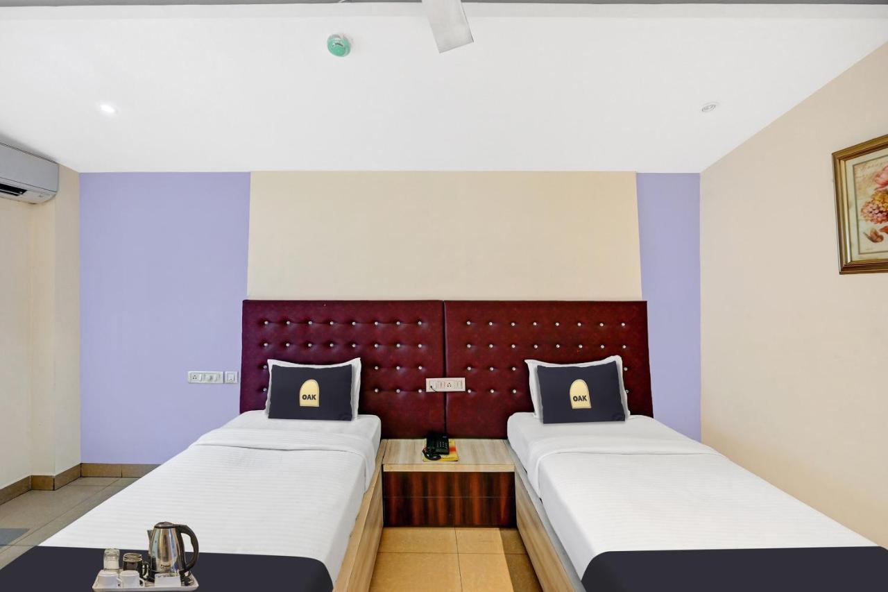 Hotel Townhouse Oak Pentagon Residency Bhubaneswar Exterior foto