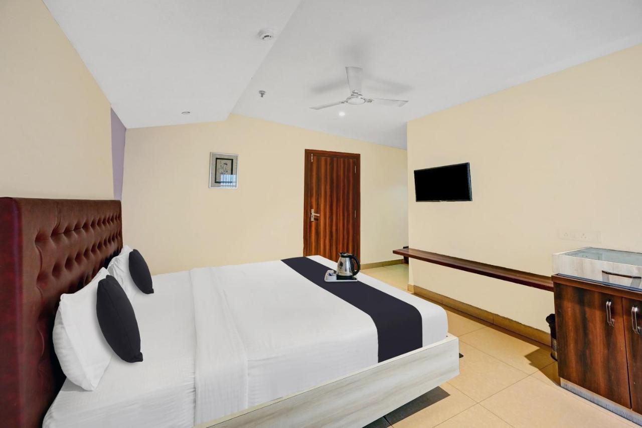Hotel Townhouse Oak Pentagon Residency Bhubaneswar Exterior foto