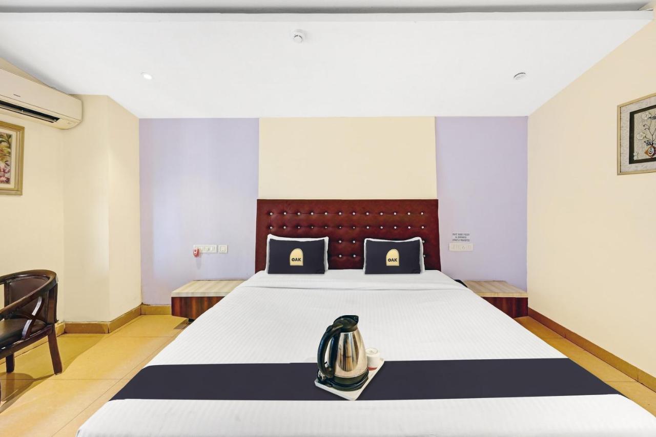 Hotel Townhouse Oak Pentagon Residency Bhubaneswar Exterior foto