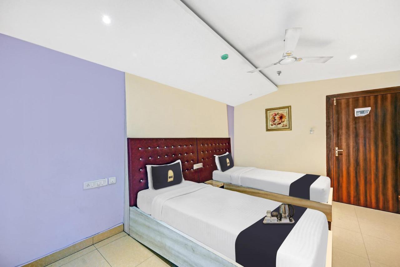 Hotel Townhouse Oak Pentagon Residency Bhubaneswar Exterior foto